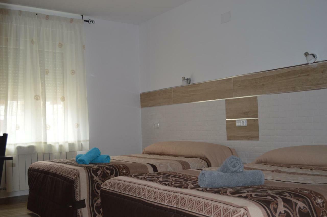 Hostal Rural Amador Hotel Puente de Vadillos Екстериор снимка