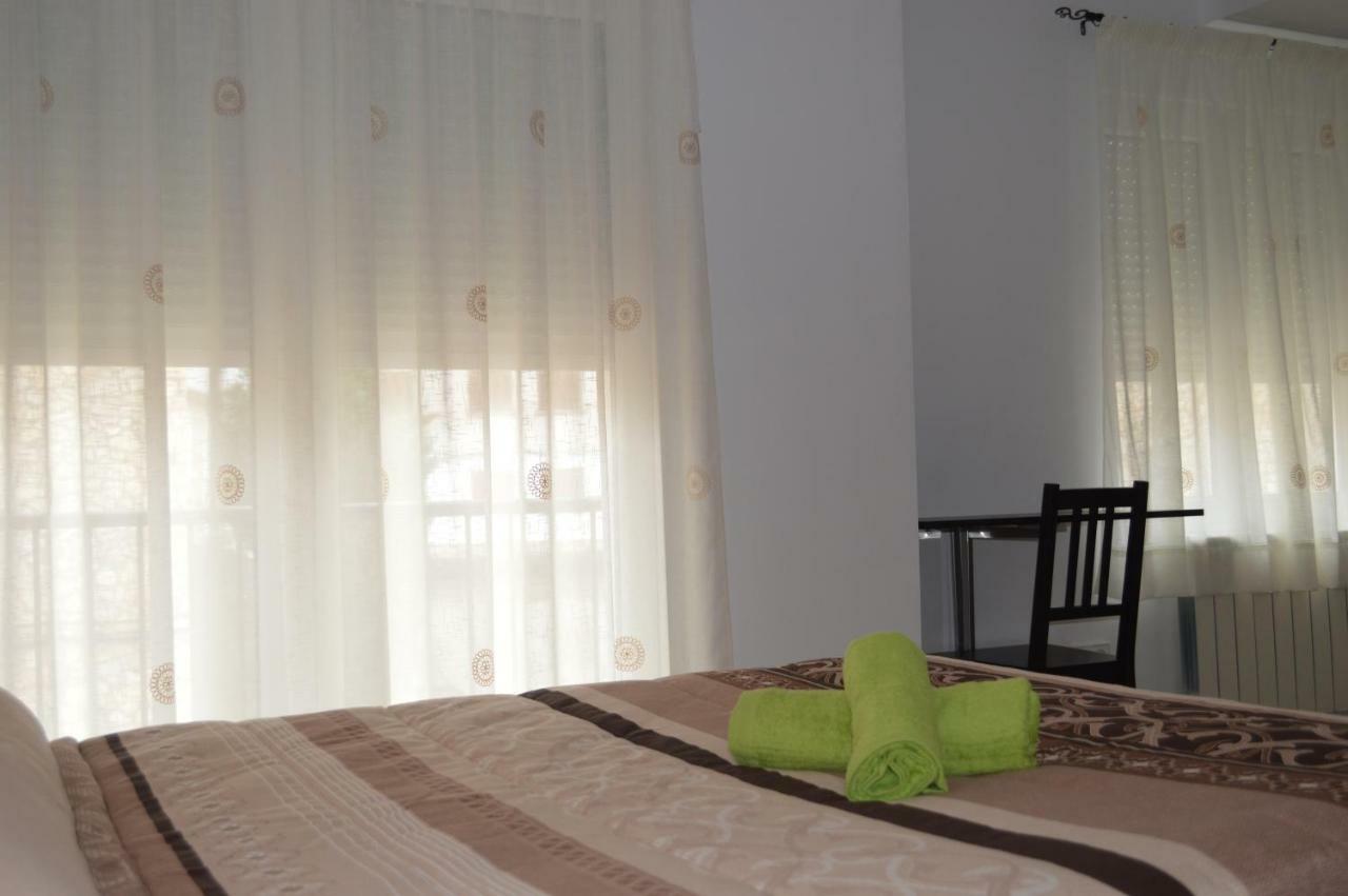 Hostal Rural Amador Hotel Puente de Vadillos Екстериор снимка